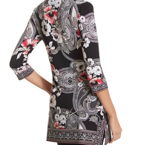 White House Black Market || Horseshoe Neckline Print Tunic - Picture 4 of 17